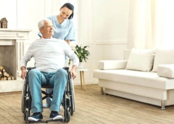 servicio ayuda domicilio persona mayor discapacidad
