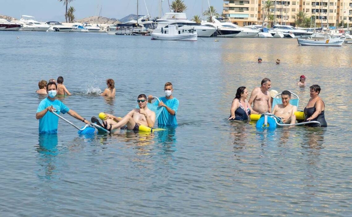 servicio de baños playas personas con discapacidad Cartagena