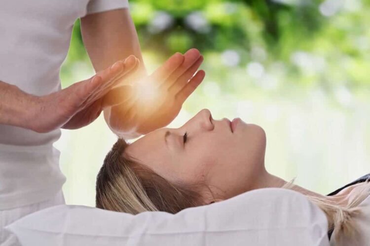 ¿Cuánto dura el efecto de una sesión de Reiki? Técnica japonesa de relajación