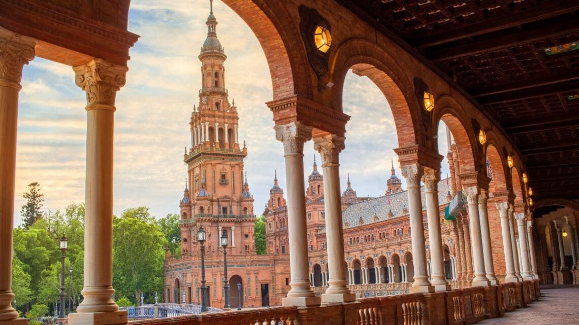 El IMSERSO lanza una oferta irrechazable para viajar a Sevilla a precio reducido