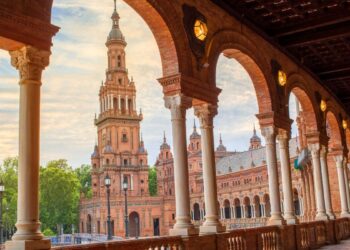 El IMSERSO lanza una oferta irrechazable para viajar a Sevilla a precio reducido 