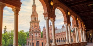 El IMSERSO lanza una oferta irrechazable para viajar a Sevilla a precio reducido 