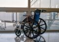 Silla de ruedas en un aeropuerto
