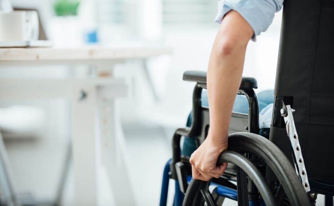 silla de ruedas cermi sistema nacional de salud discapacidad