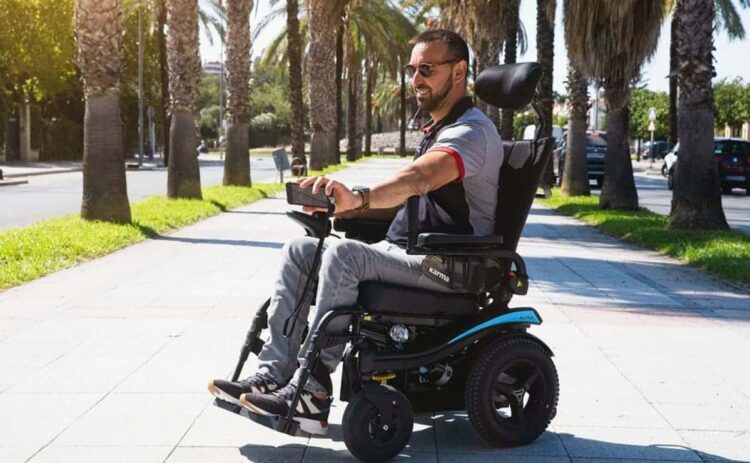 Silla de ruedas KARMA Blazer para personas con discapacidad