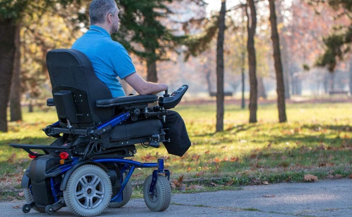 Aspace denuncia que el Sistema Nacional de Salud deniega sillas de ruedas eléctricas a personas con parálisis cerebral