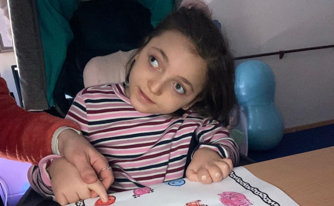 El síndrome por deficiencia CDKL5 es una enfermedad genética que se manifiesta a las pocas semanas de vida