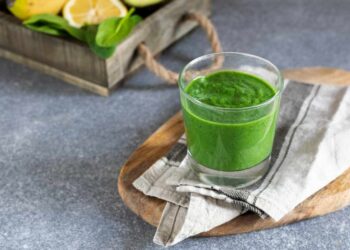 Smoothie verde con espirulina