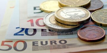 Así subirán las nóminas a millones de empleados públicos en España