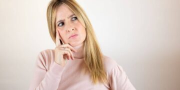 subsidio desempleo dinero prestación contributiva cargas familiares