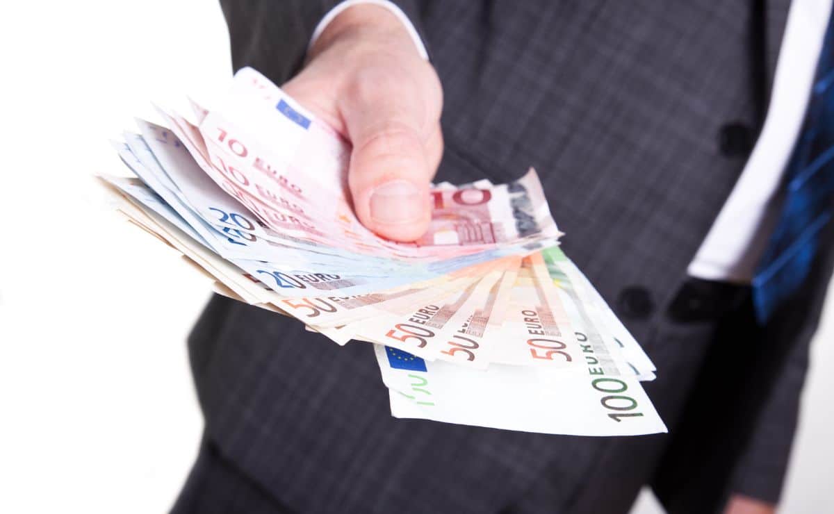 subsidio desempleo mayores 52 años requisitos dinero prestación ayuda