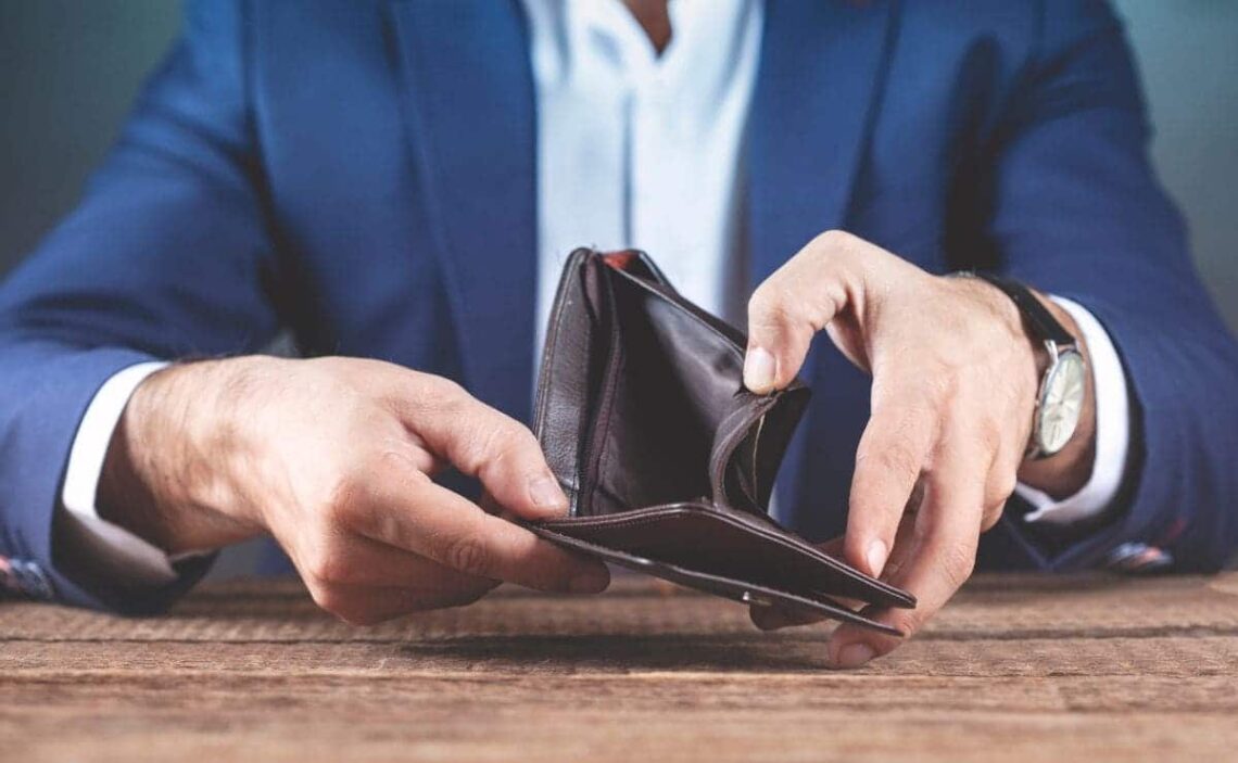 Suspender subsidio para mayores de 52 años