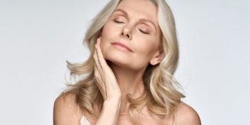 Cremas antiarrugas más recomendadas a los 50 para la piel