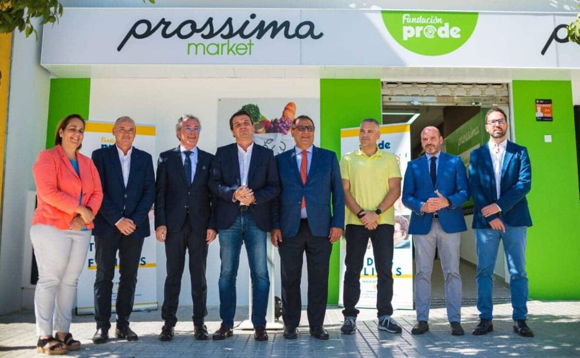 Inauguración de 'Prossima Market Fundación PRODE', primer supermercado dirigido por personas con discapacidad en Andalucía