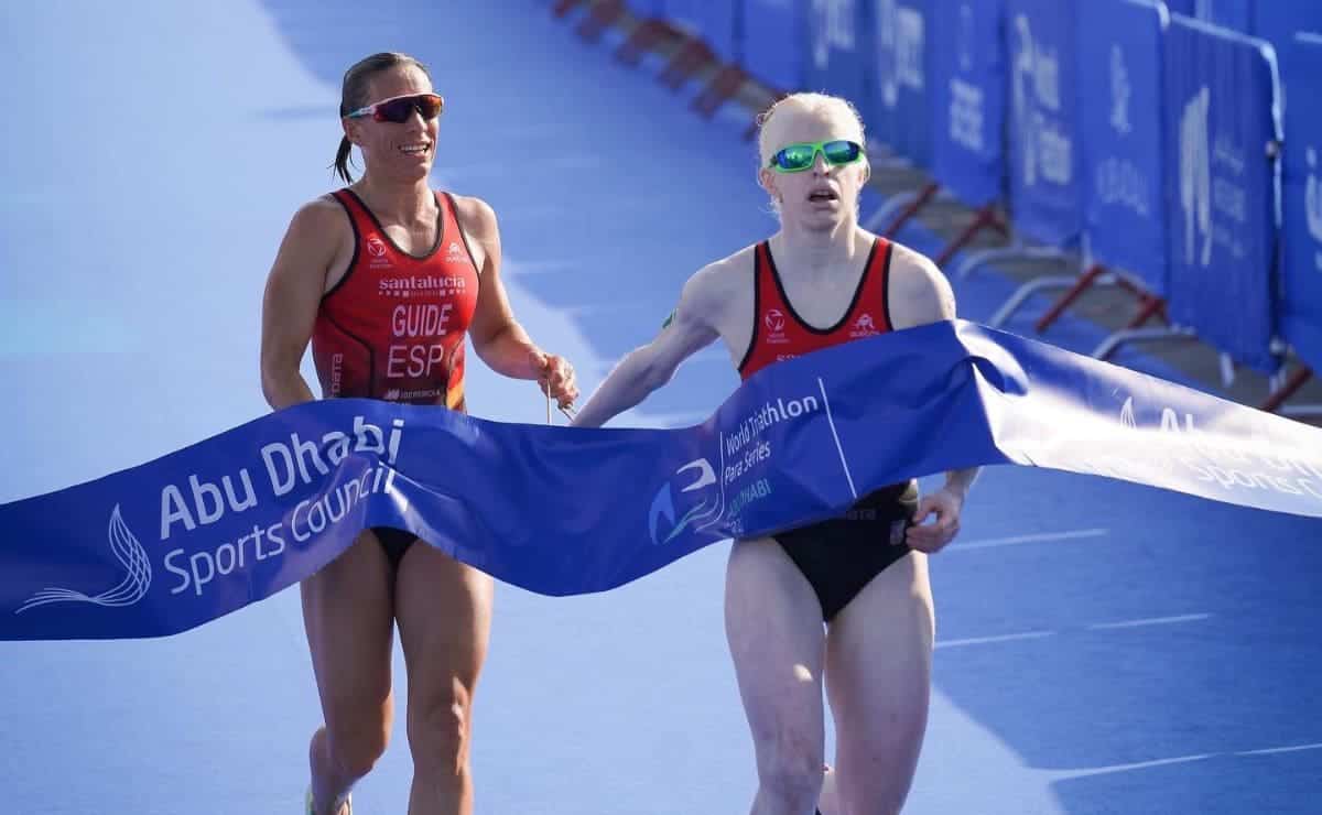 Susana Rodríguez, junto a Sara Loehr, consigue el oro en el Mundial de Triatlón de Abu Dabi