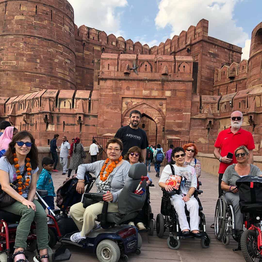 Fuerte Rojo de India en Silla de ruedas.
