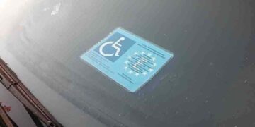 Tarjeta de aparcamiento movilidad reducida