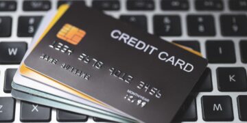 En qué se diferencia una tarjeta de crédito y de débito