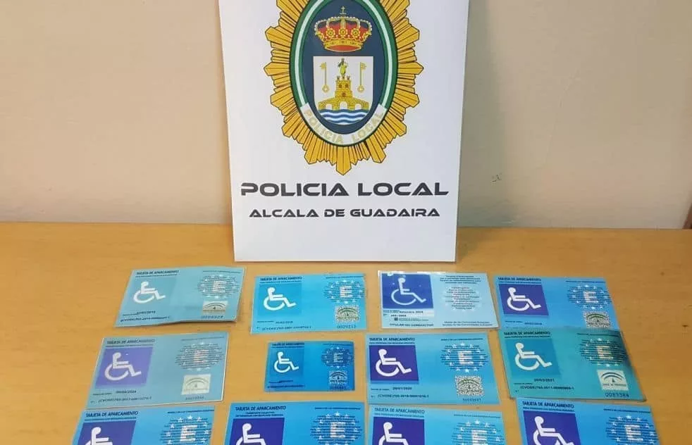 tarjetas intervenidas por la policia de alcalá de guadaira