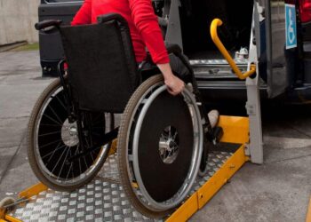 FAMMA Cocemfe denuncia la desaparición del taxi adaptado para personas con movilidad reducida en Madrid