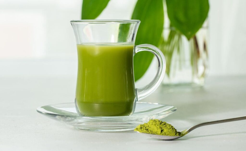 ¿Qué efectos secundarios tiene el té matcha para la salud?