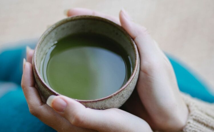 Estos son los beneficios del té matcha para reducir el colesterol