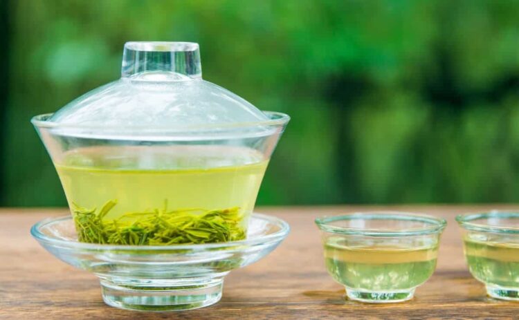 Té verde y cola de caballo para eliminar líquidos