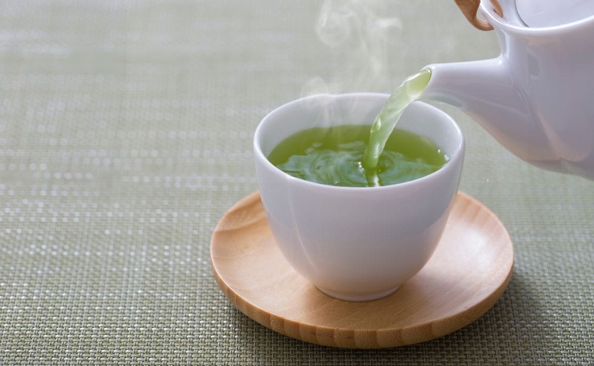 Beneficios de tomar una taza de té en ayunas todos los días