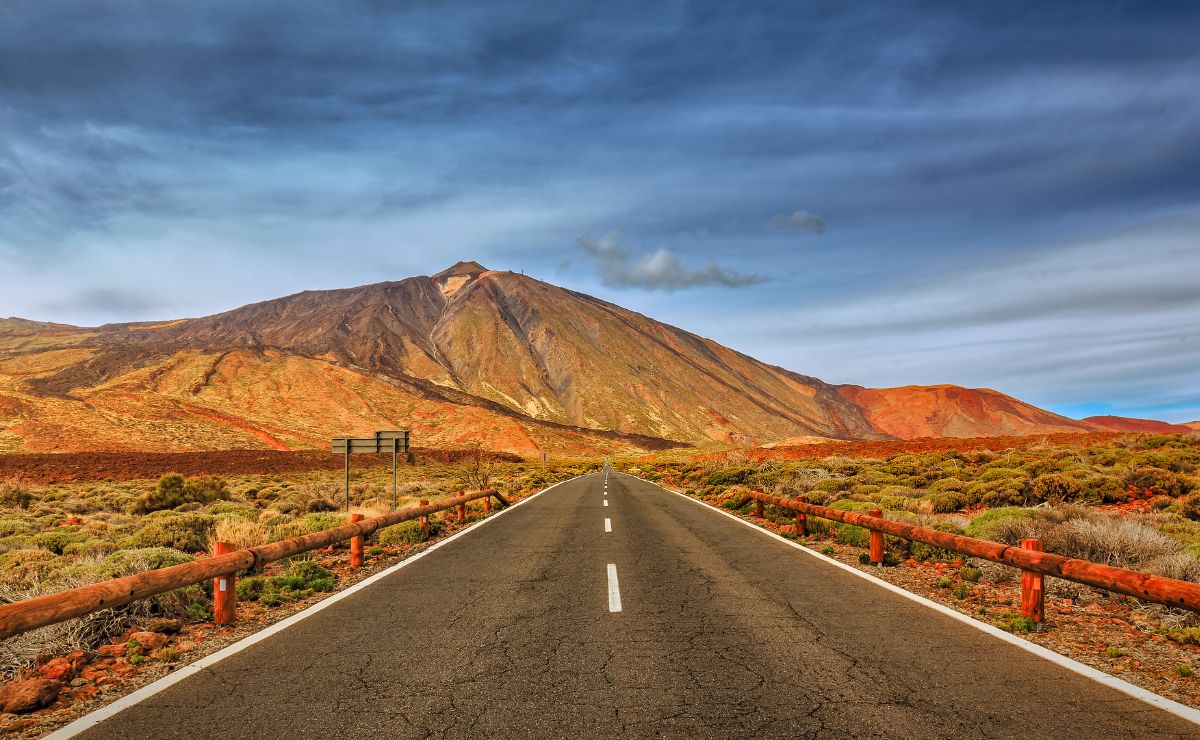 Tenerife es la isla más grande y poblada de las siete Islas Canarias