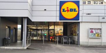 El toldo ajustable de Lidl para tu jardín este verano