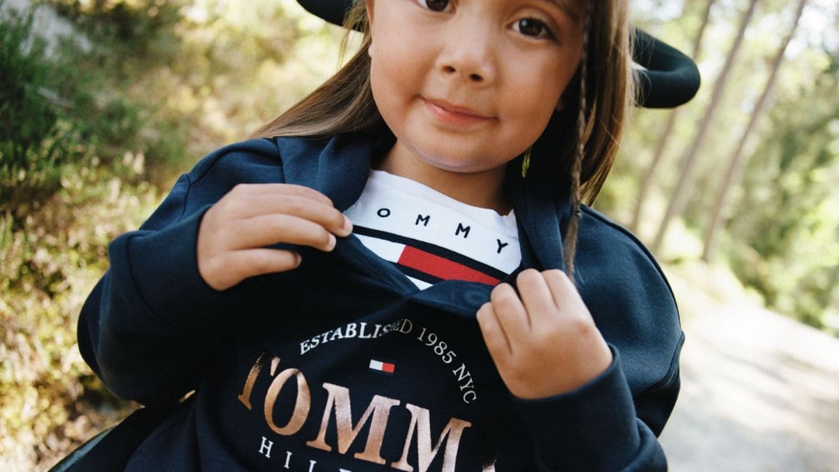 Tommy Hilfiger presenta su nueva colección de ropa adaptada para personas con discapacidad