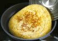 El método perfecto para dar la vuelta a la tortilla de patatas
