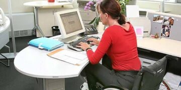 Trabajadora con discapacidad