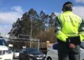 Cuidado si llevas la compra en el asiento trasero del coche: esta es la multa que podrías recibir de la DGT