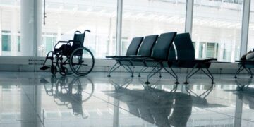 Silla de ruedas en un aeropuerto