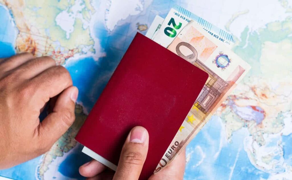 Dinero en efectivo para viajar de vacaciones