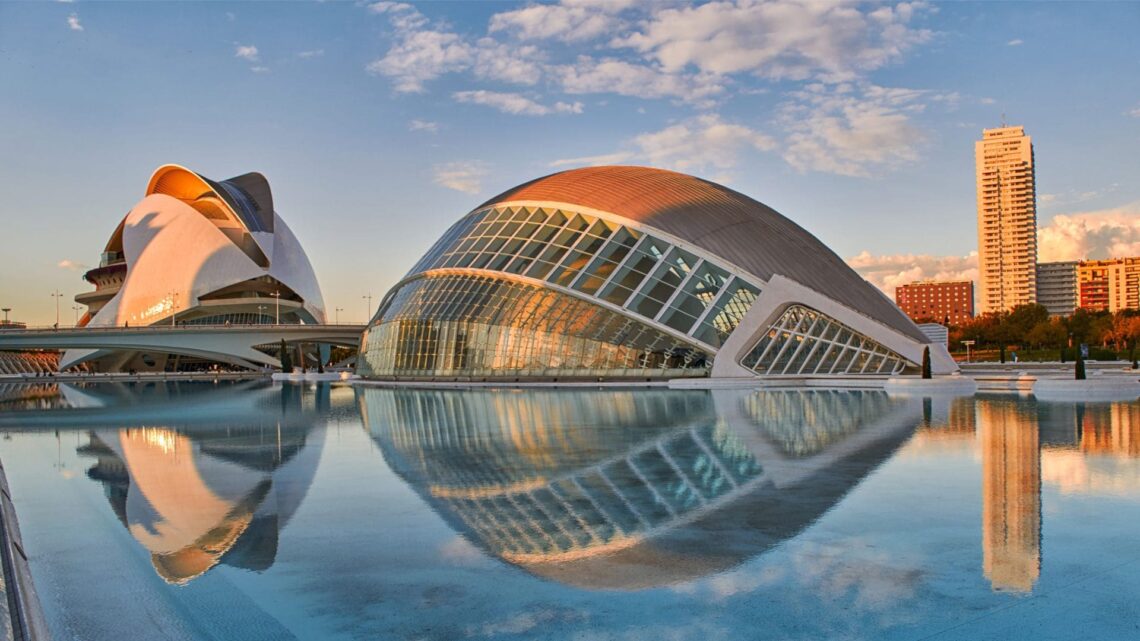 El IMSERSO ofrece diferentes posibles viajes para conocer la ciudad de Valencia