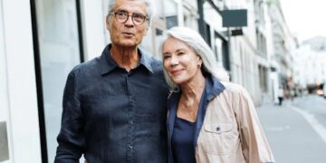 Personas mayores disfrutan de un viaje de turismo del Instituto de Mayores y Servicios Sociales (IMSERSO)