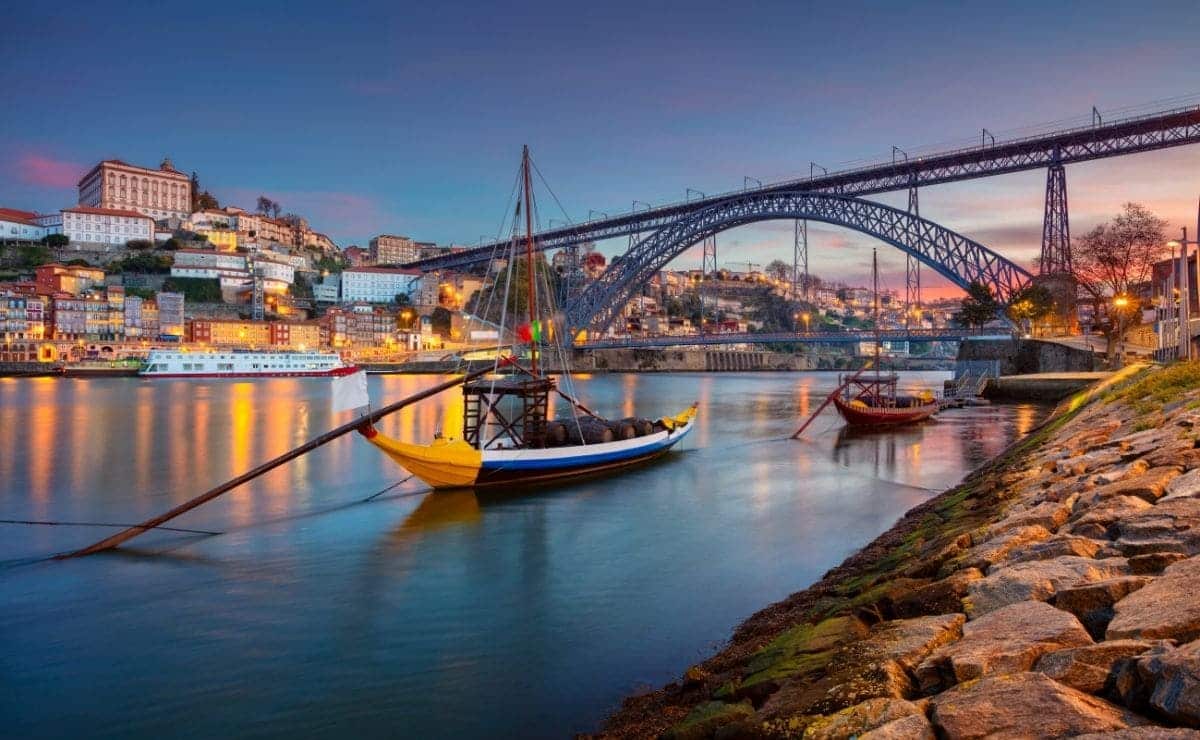 Ciudad de Oporto, situada al norte de Portugal, entre los destinos que ofrece Viajes El Corte Inglés