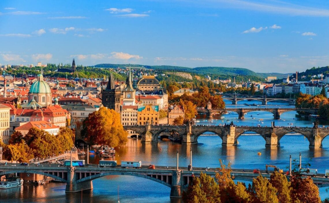 Praga, capital de República Checa, es uno de los destinos turísticos de Europa más visitados