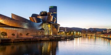 Bilbao, uno de los destinos que ofrece Viajes El Corte Inglés en el viaje 'Cantabria y País Vasco'