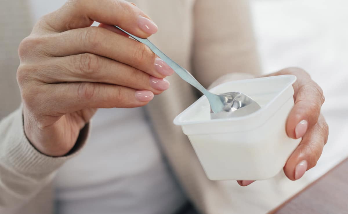 Yogur blanco con proteínas