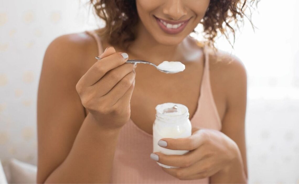 El yogur griego es un ingrediente ideal para ganar masa muscular