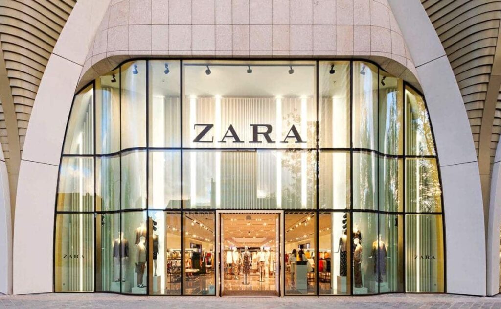 El vestido más barato de Zara en rebajas en la web