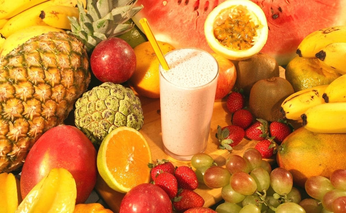jugo alimento fruta verdura batido plátano naranja vitaminas proteínas