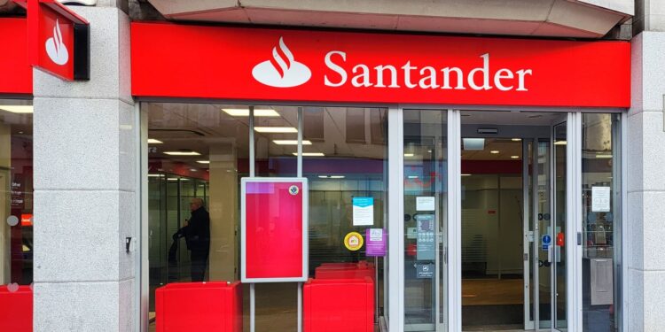 Alerta en el Banco Santander: un acceso no autorizado afecta a los clientes de España