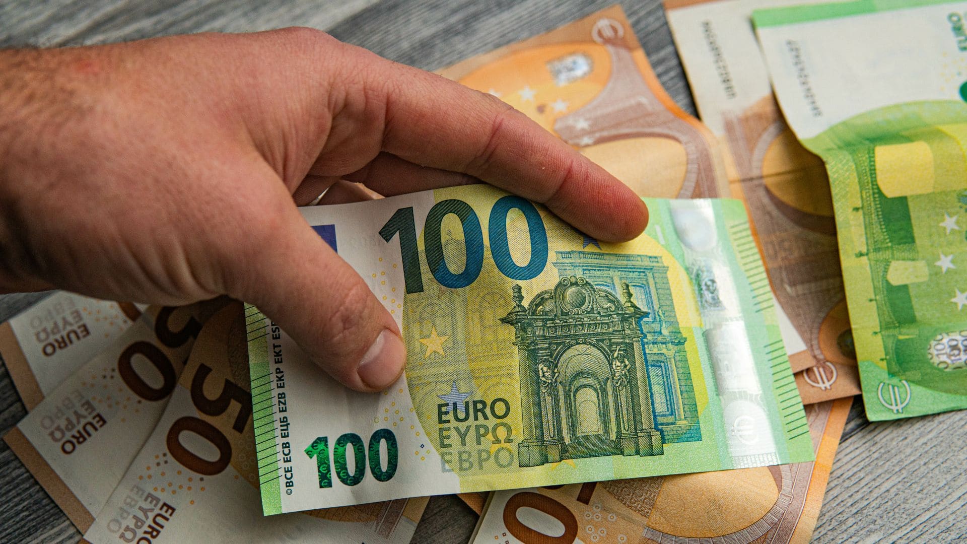 Subida de 100 euros en la incapacidad permanente