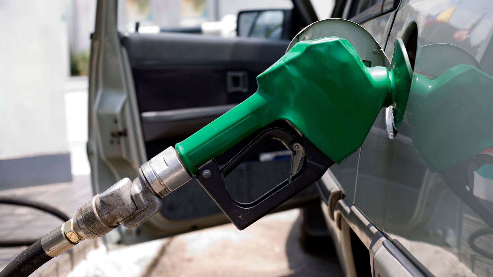 La gasolina ha vuelto a bajar por segundo mes consecutivo