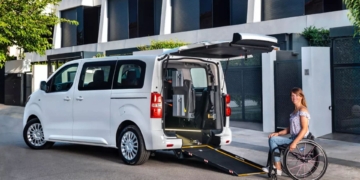 Así es la furgoneta accesible Toyota Proace Verso, ideal para movilidad reducida