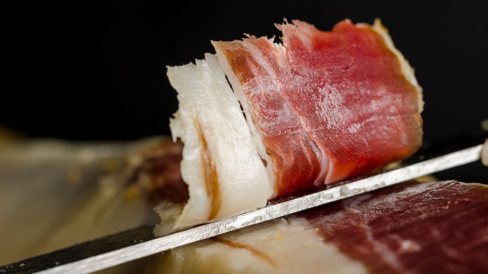 Un jamón ibérico se distingue por varios factores